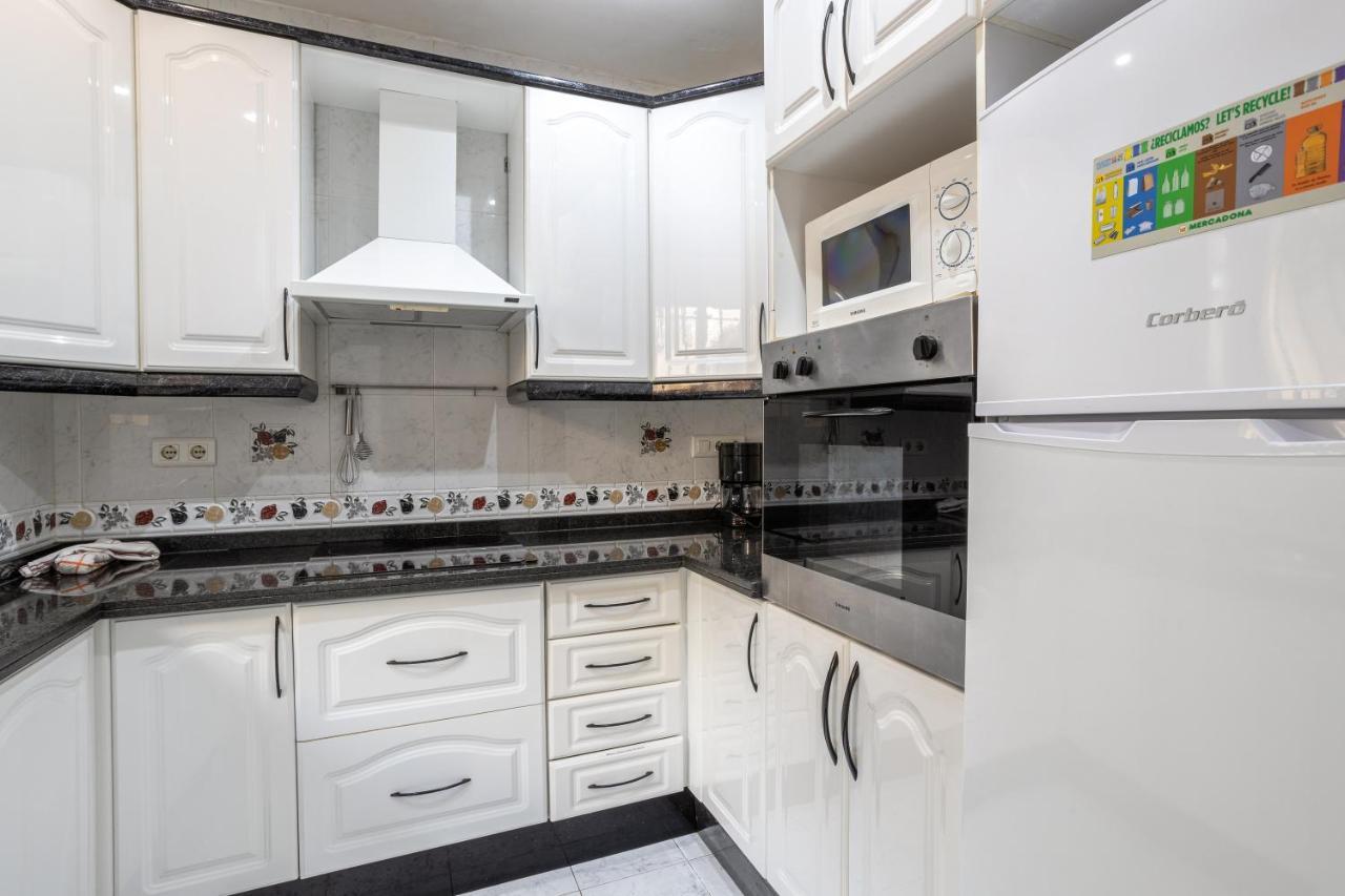 Las Flores 5 - Large Townhouse 네르하 외부 사진